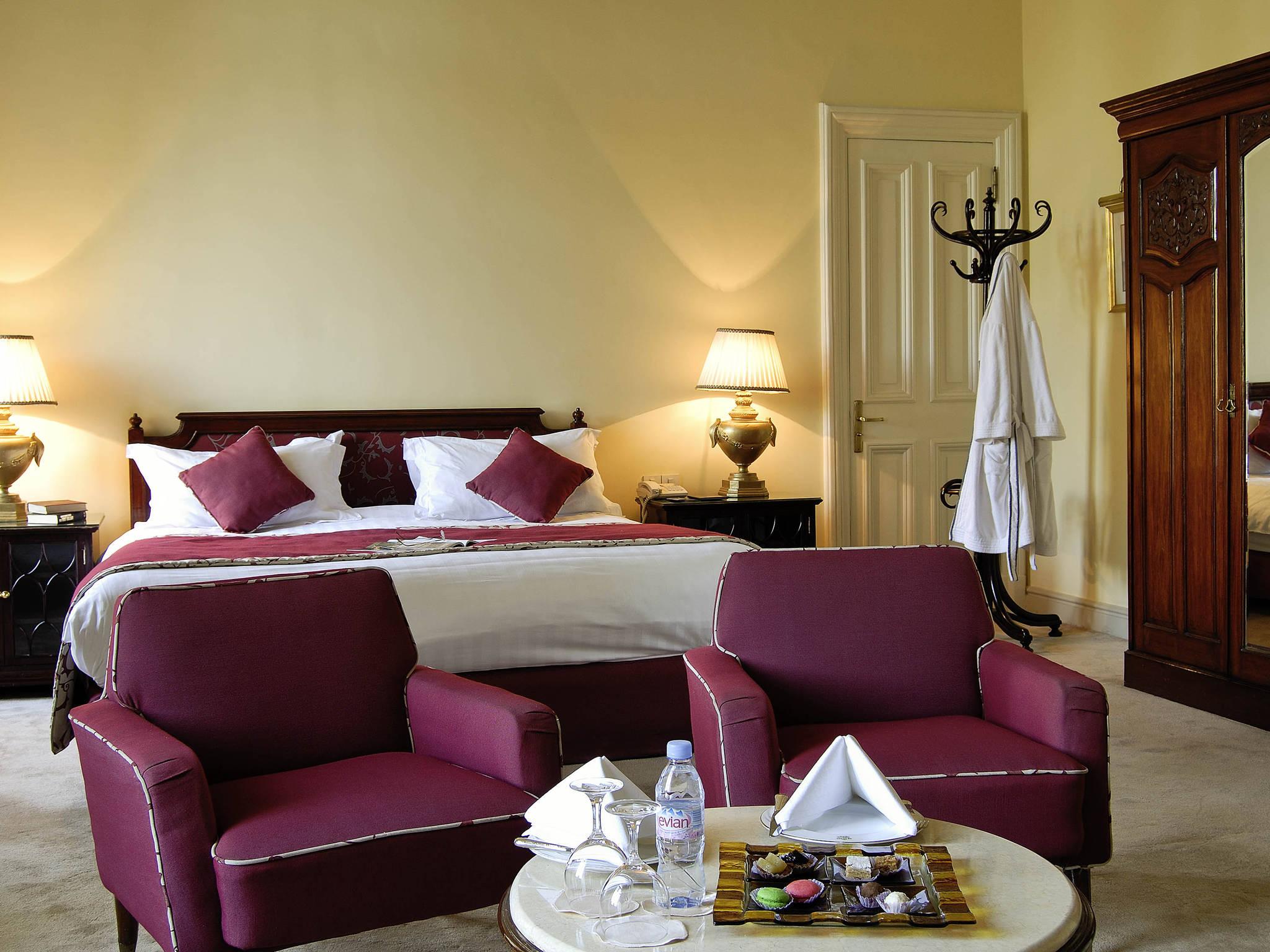 Pavillon Winter Luxor Hotel Luaran gambar A room at the hotel