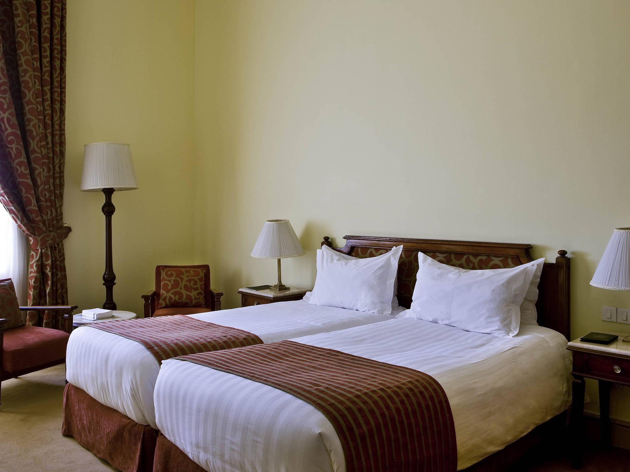 Pavillon Winter Luxor Hotel Luaran gambar A room at the hotel