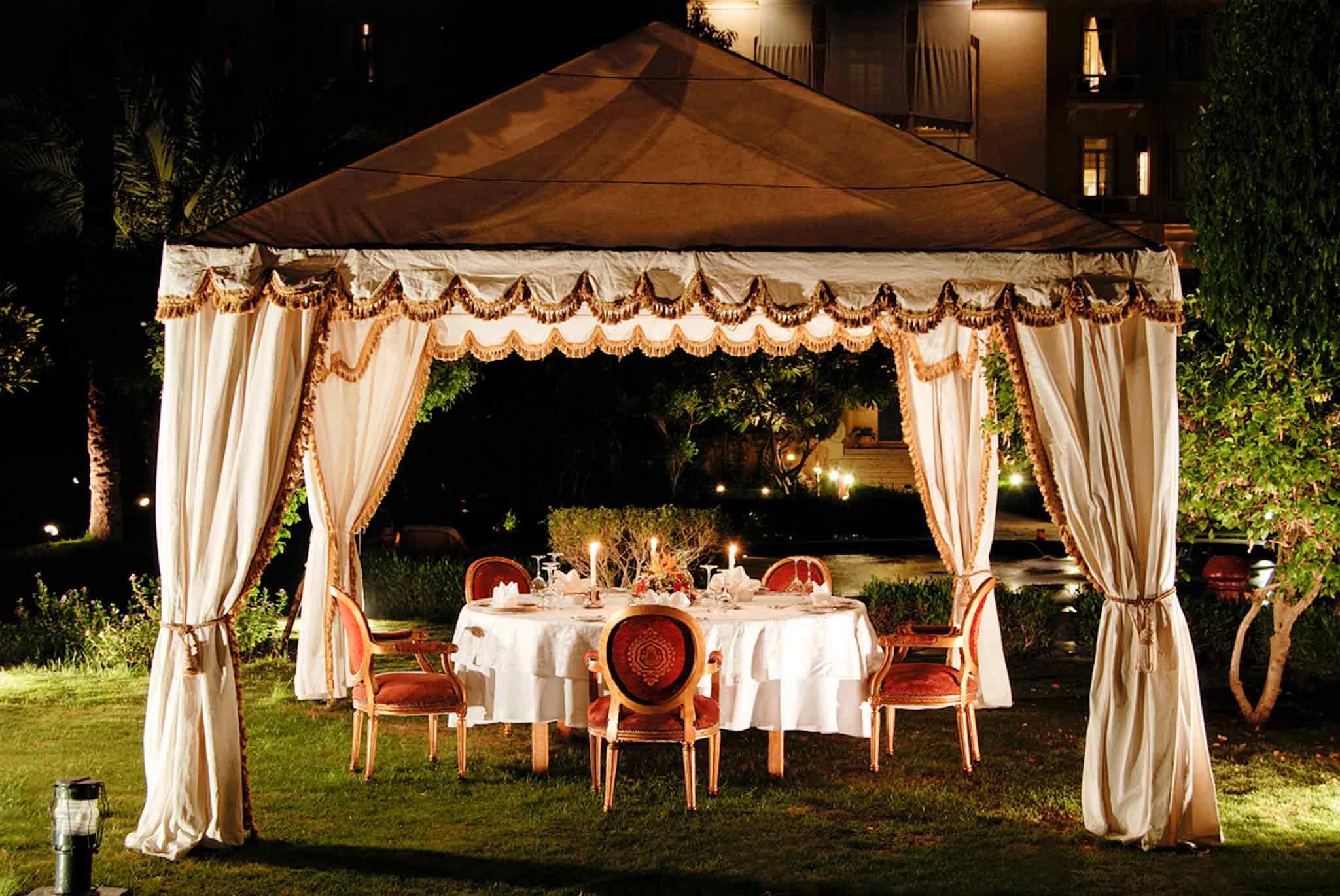 Pavillon Winter Luxor Hotel Luaran gambar A tent
