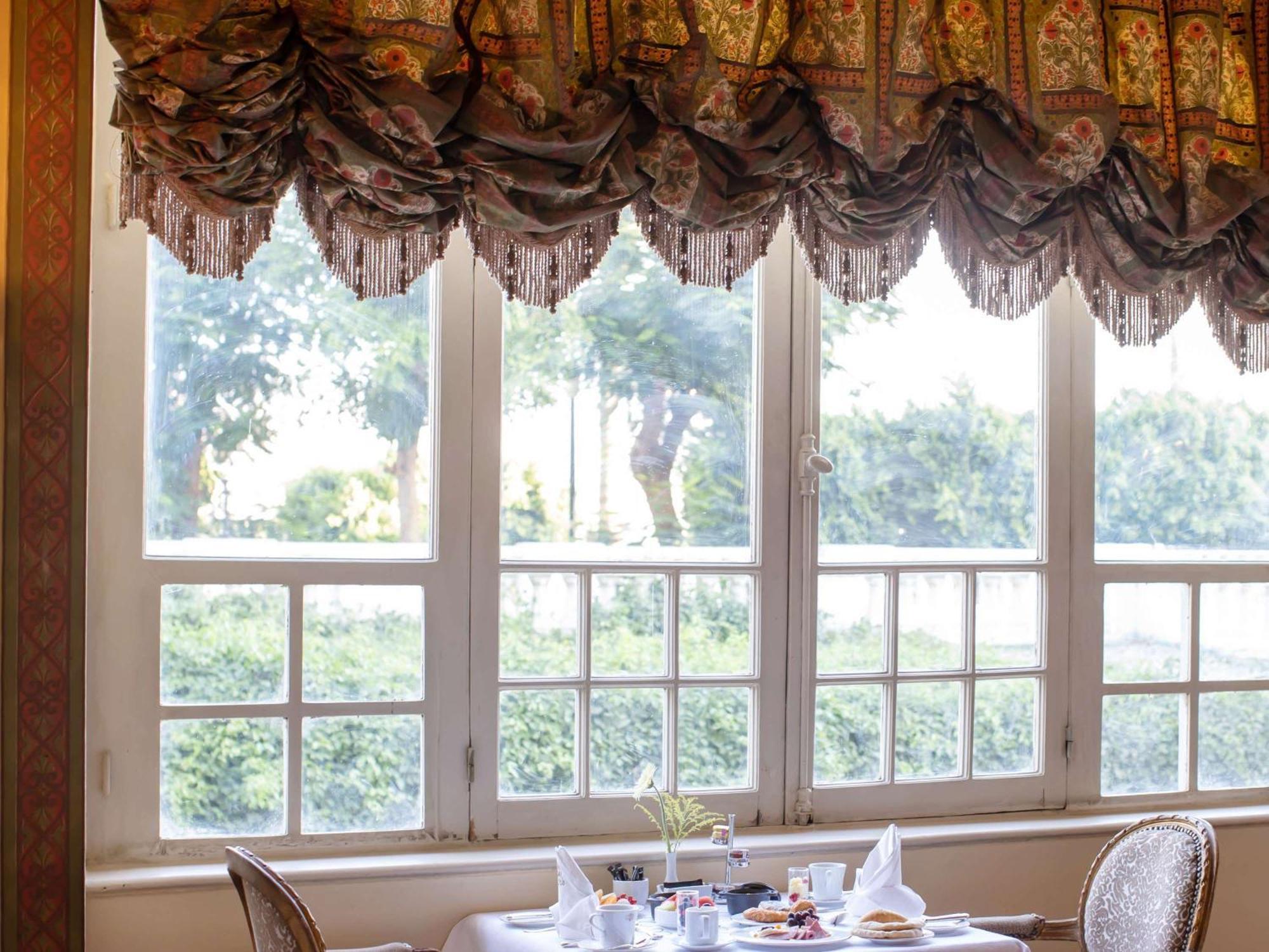 Pavillon Winter Luxor Hotel Luaran gambar A valance