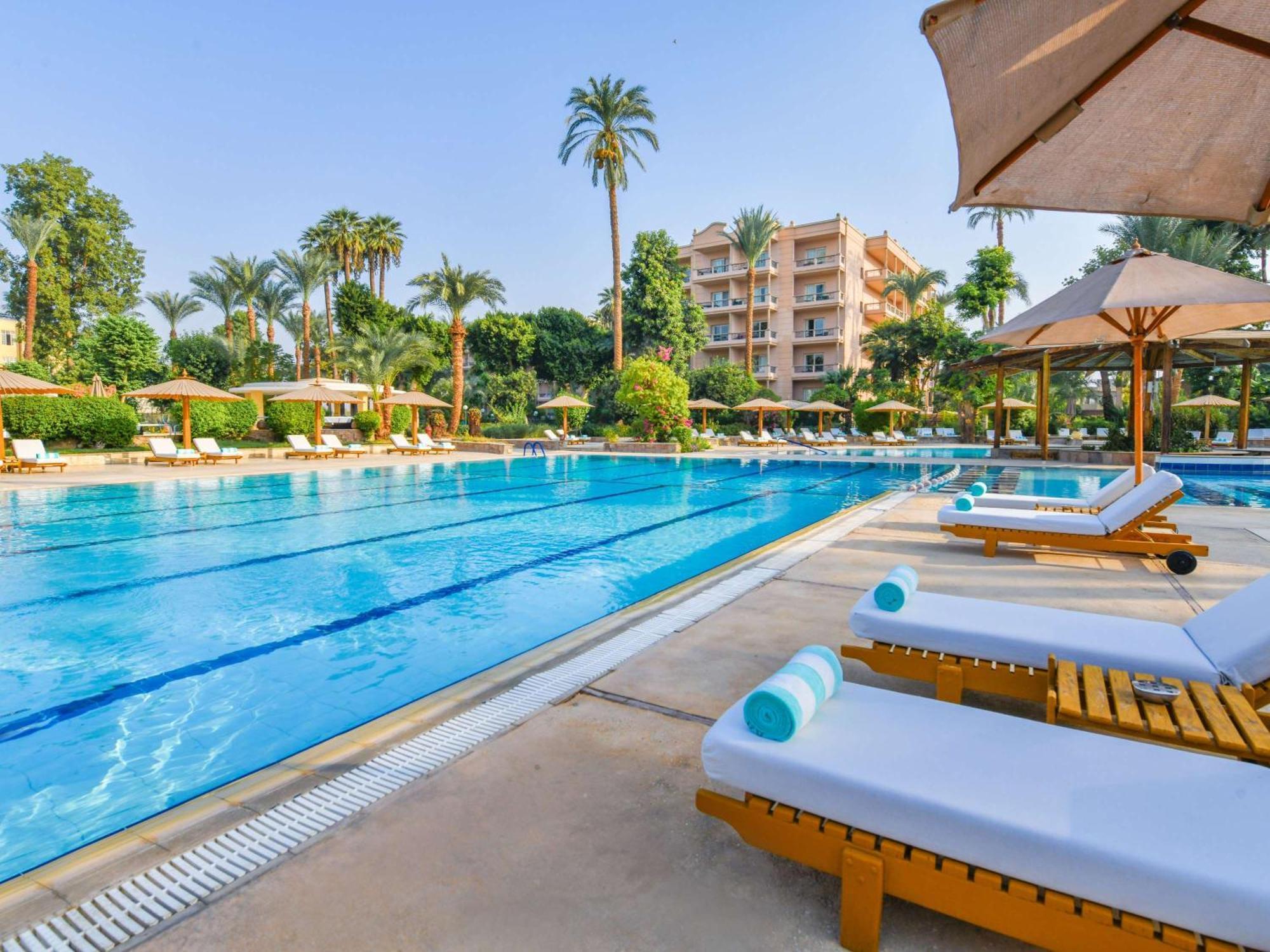 Pavillon Winter Luxor Hotel Luaran gambar The pool at the Four Seasons Hotel, Cairo
