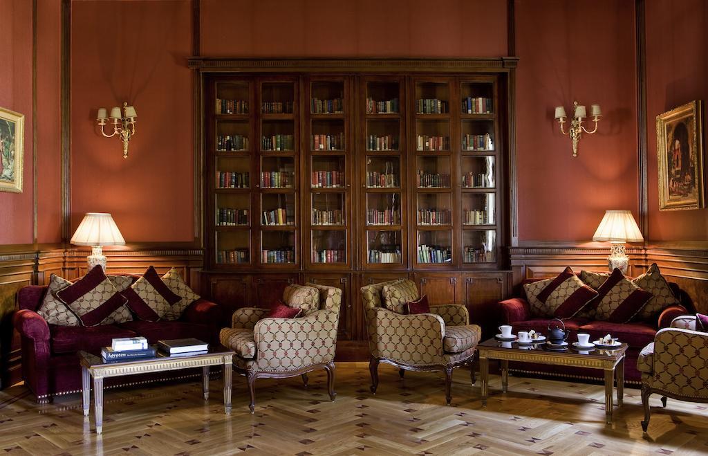Pavillon Winter Luxor Hotel Luaran gambar Library