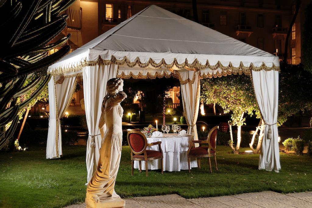 Pavillon Winter Luxor Hotel Luaran gambar A tent at the hotel