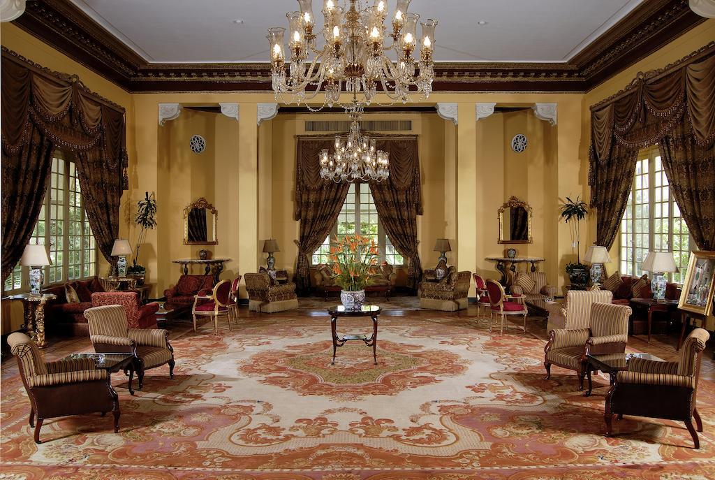 Pavillon Winter Luxor Hotel Luaran gambar The lobby of the hotel